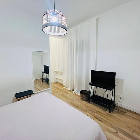 Bellhome 3 - Elegante Appartamento Nel Centro Di Bari Ngoại thất bức ảnh