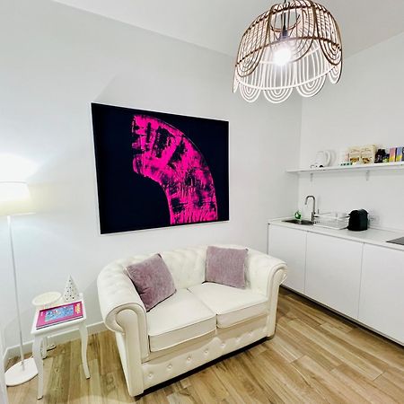 Bellhome 3 - Elegante Appartamento Nel Centro Di Bari Ngoại thất bức ảnh