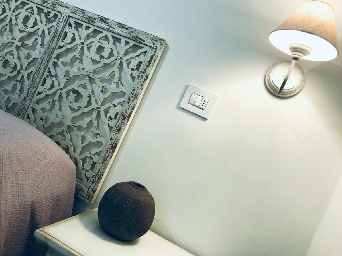 Bellhome 3 - Elegante Appartamento Nel Centro Di Bari Ngoại thất bức ảnh