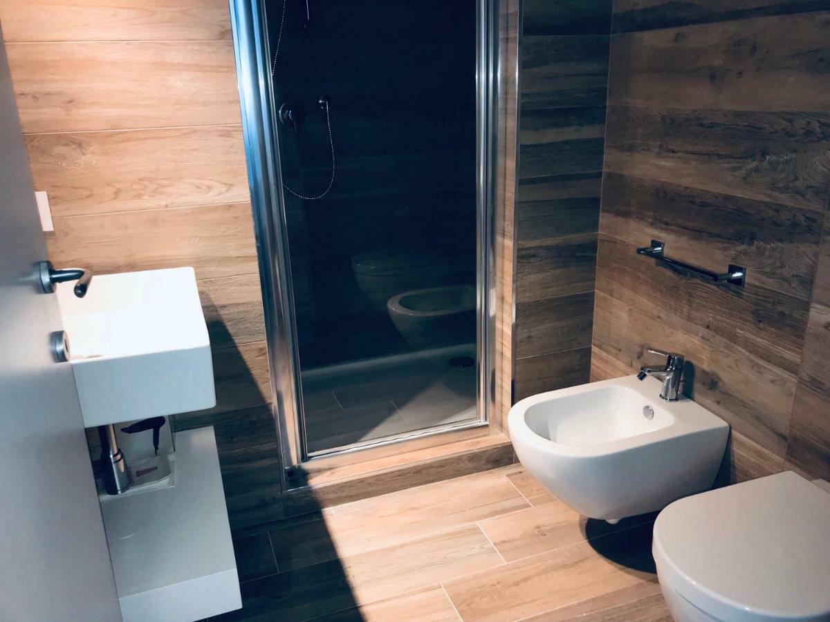 Bellhome 3 - Elegante Appartamento Nel Centro Di Bari Ngoại thất bức ảnh