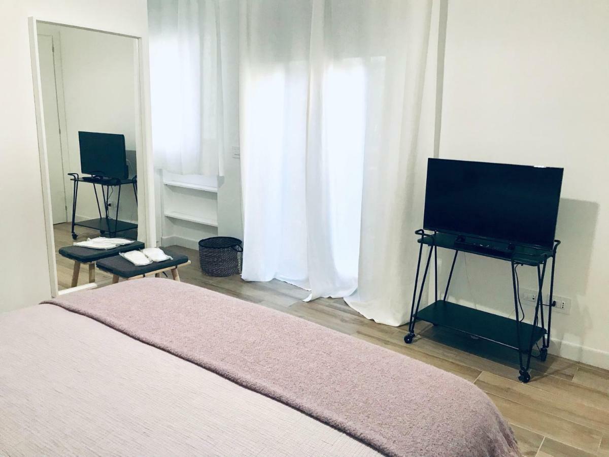 Bellhome 3 - Elegante Appartamento Nel Centro Di Bari Ngoại thất bức ảnh