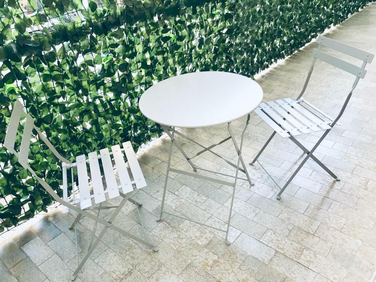 Bellhome 3 - Elegante Appartamento Nel Centro Di Bari Ngoại thất bức ảnh
