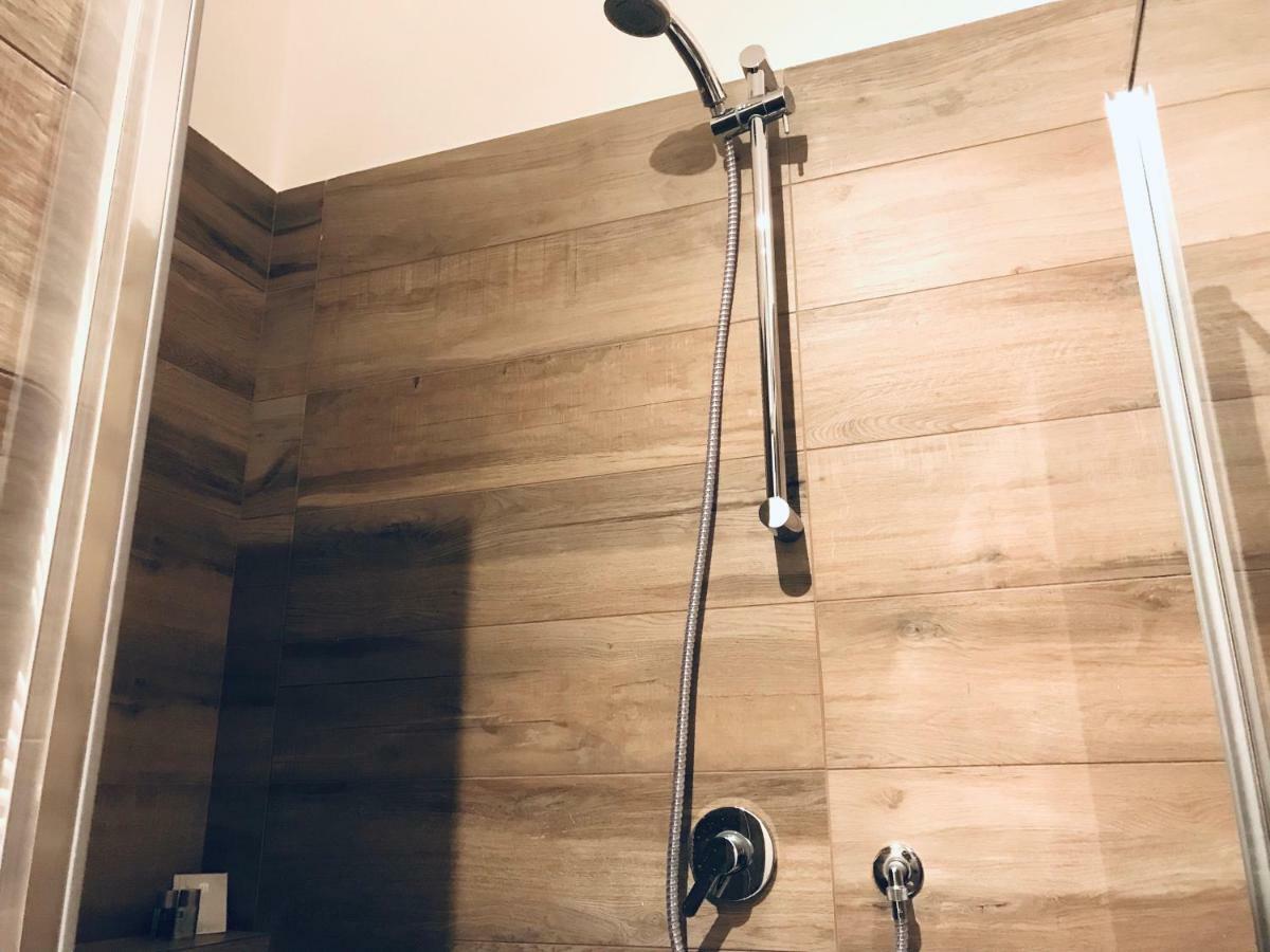 Bellhome 3 - Elegante Appartamento Nel Centro Di Bari Ngoại thất bức ảnh