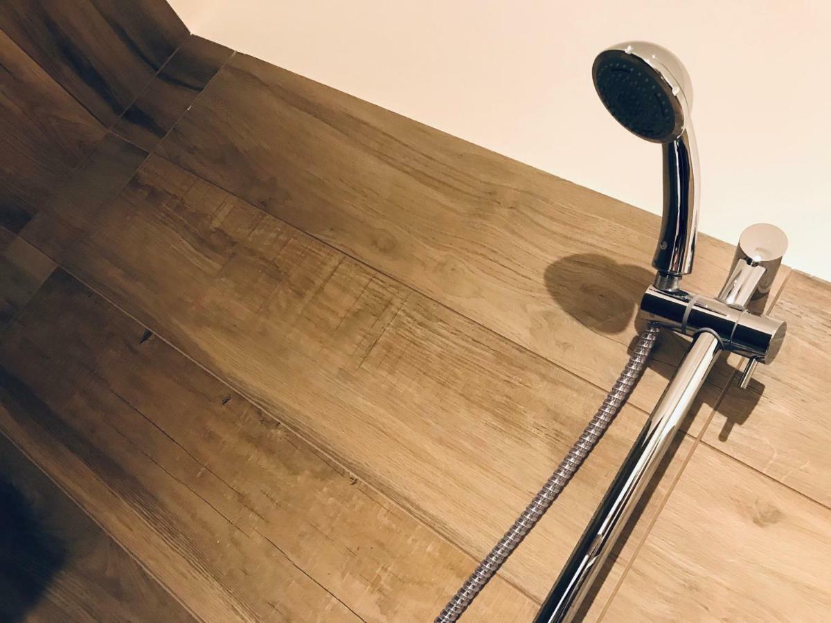 Bellhome 3 - Elegante Appartamento Nel Centro Di Bari Ngoại thất bức ảnh